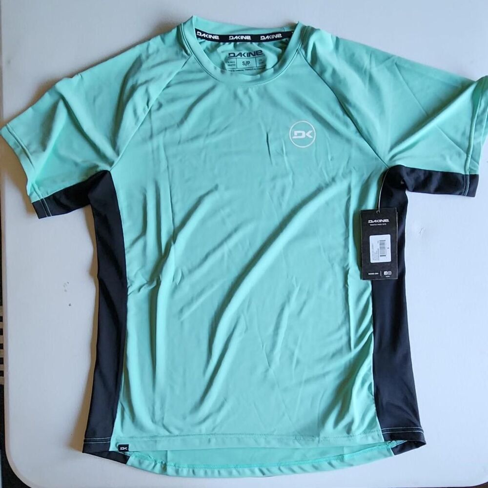 Dakine Women's Green and Blue Top